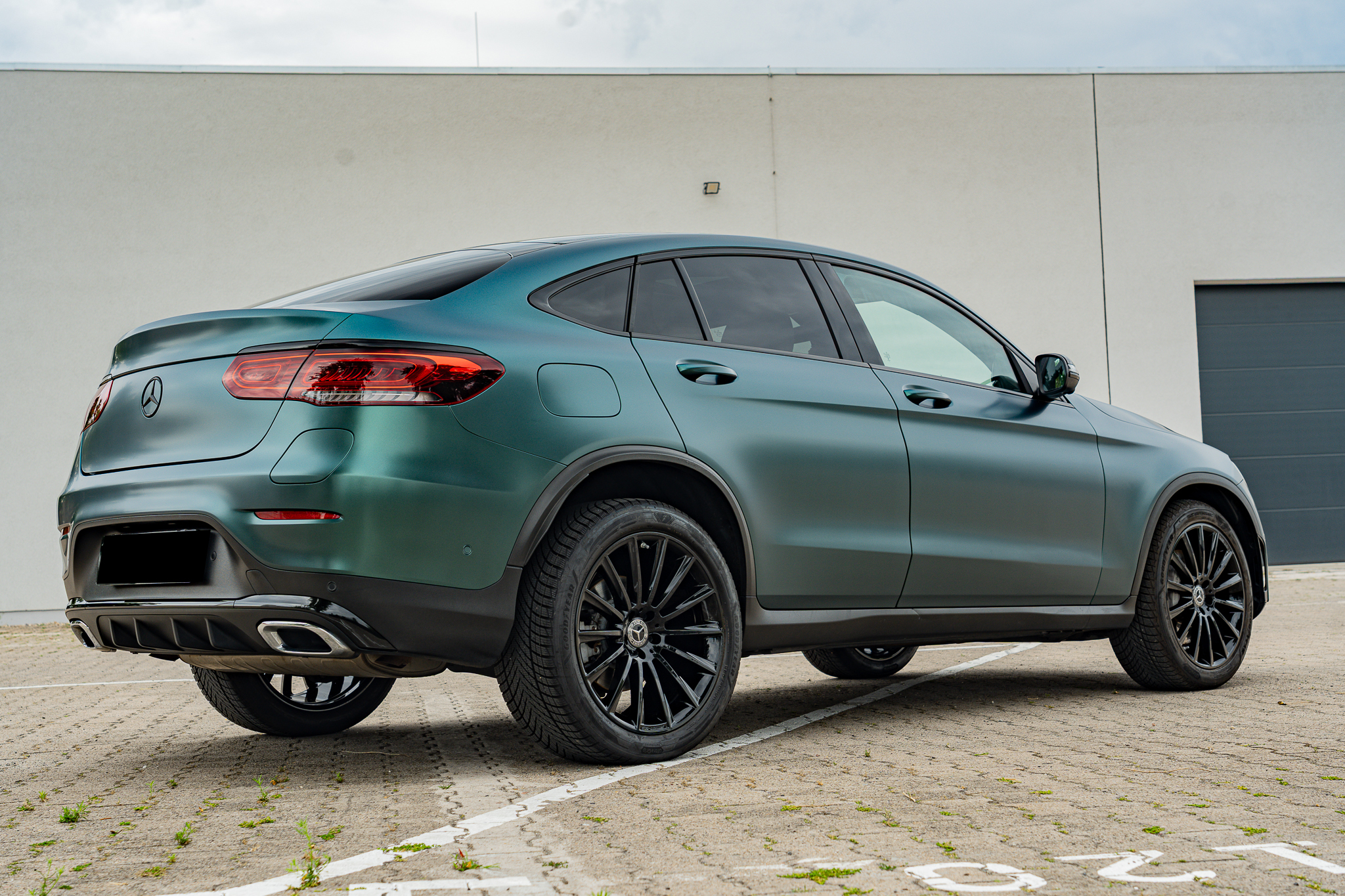 Matte Black Green Metallic