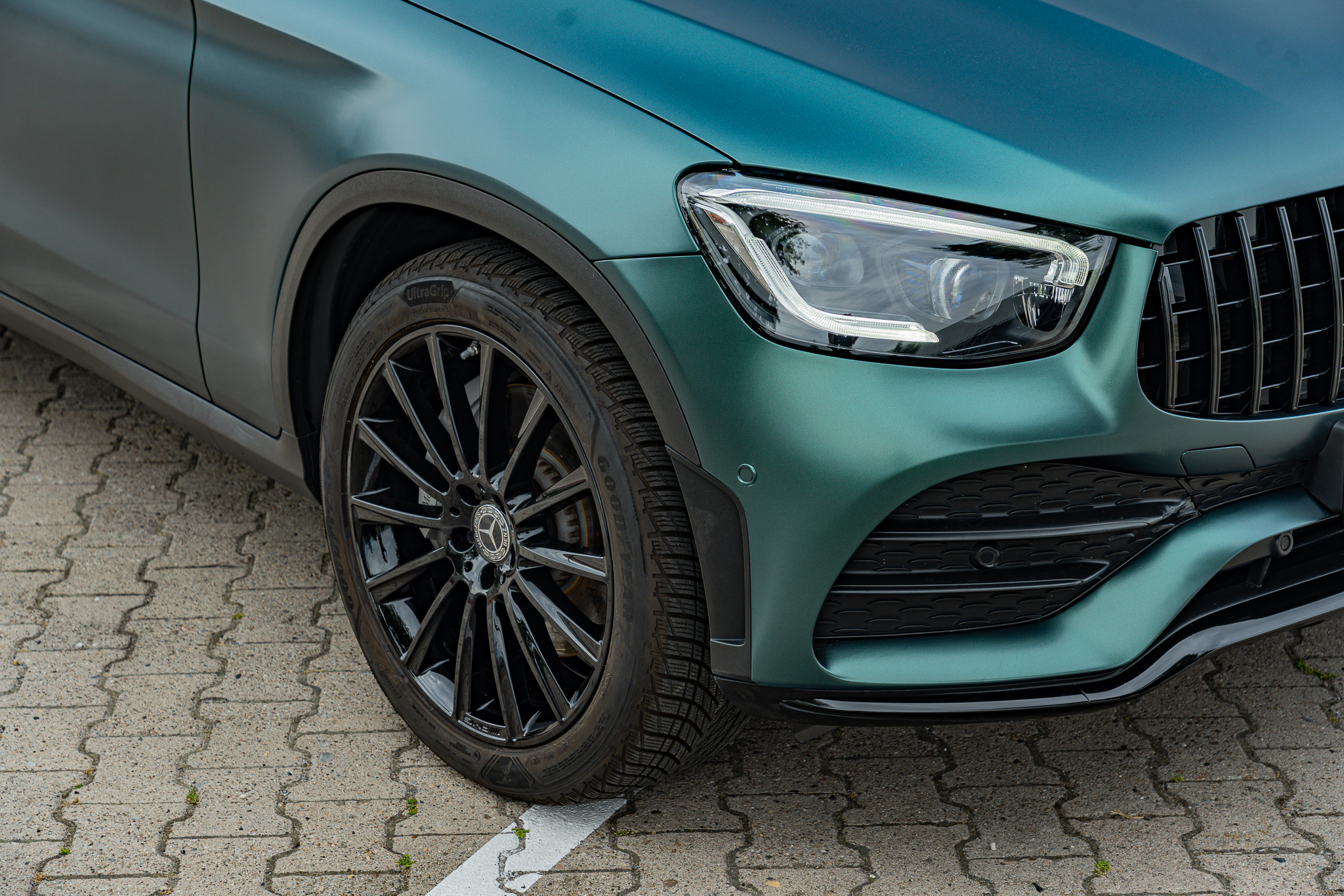 Matte Black Green Metallic