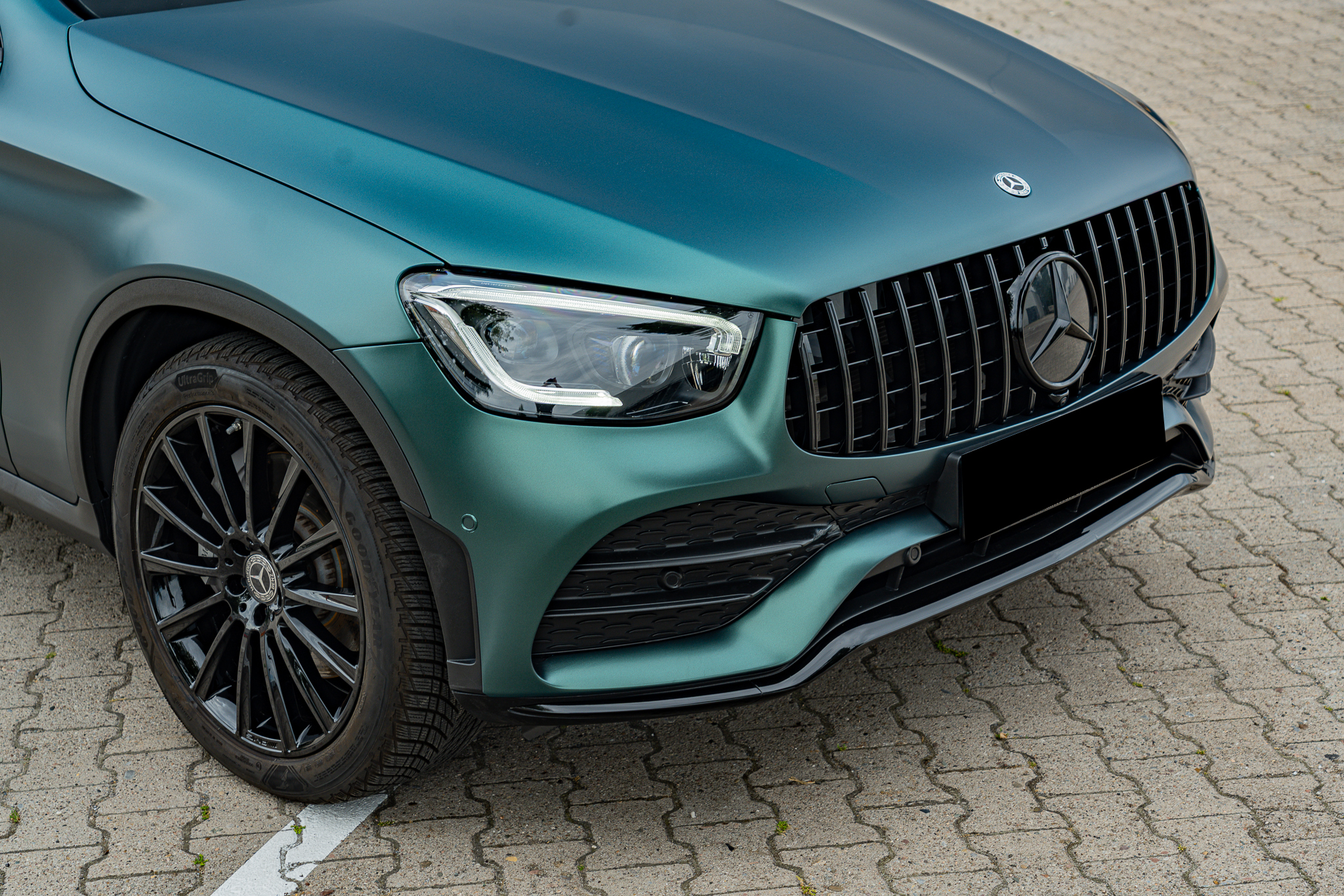 Matte Black Green Metallic