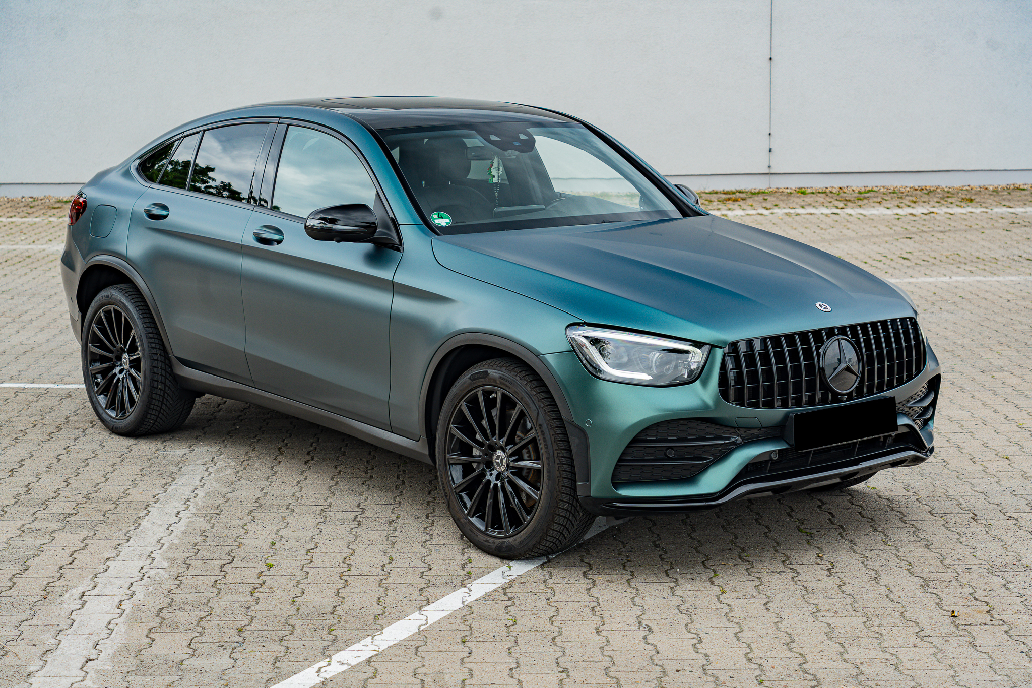 Matte Black Green Metallic