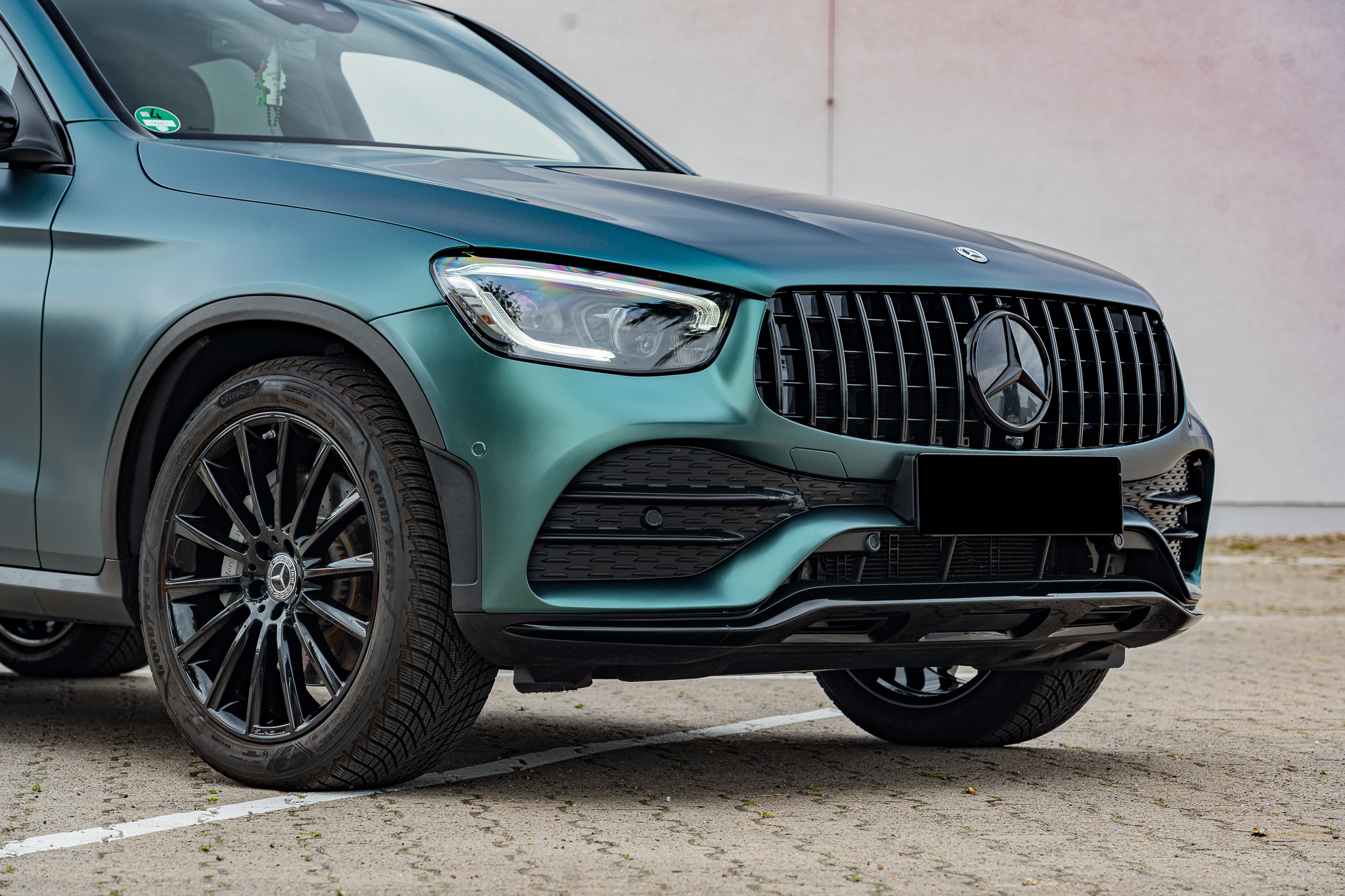 Matte Black Green Metallic