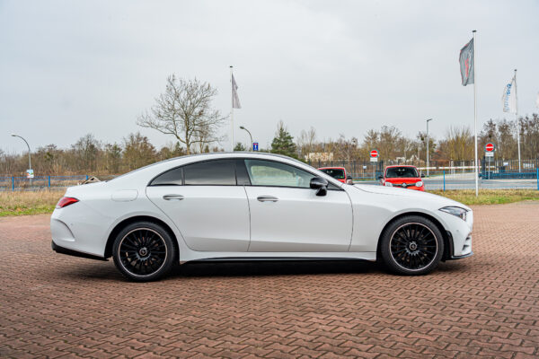 Gloss Magic Diamond White